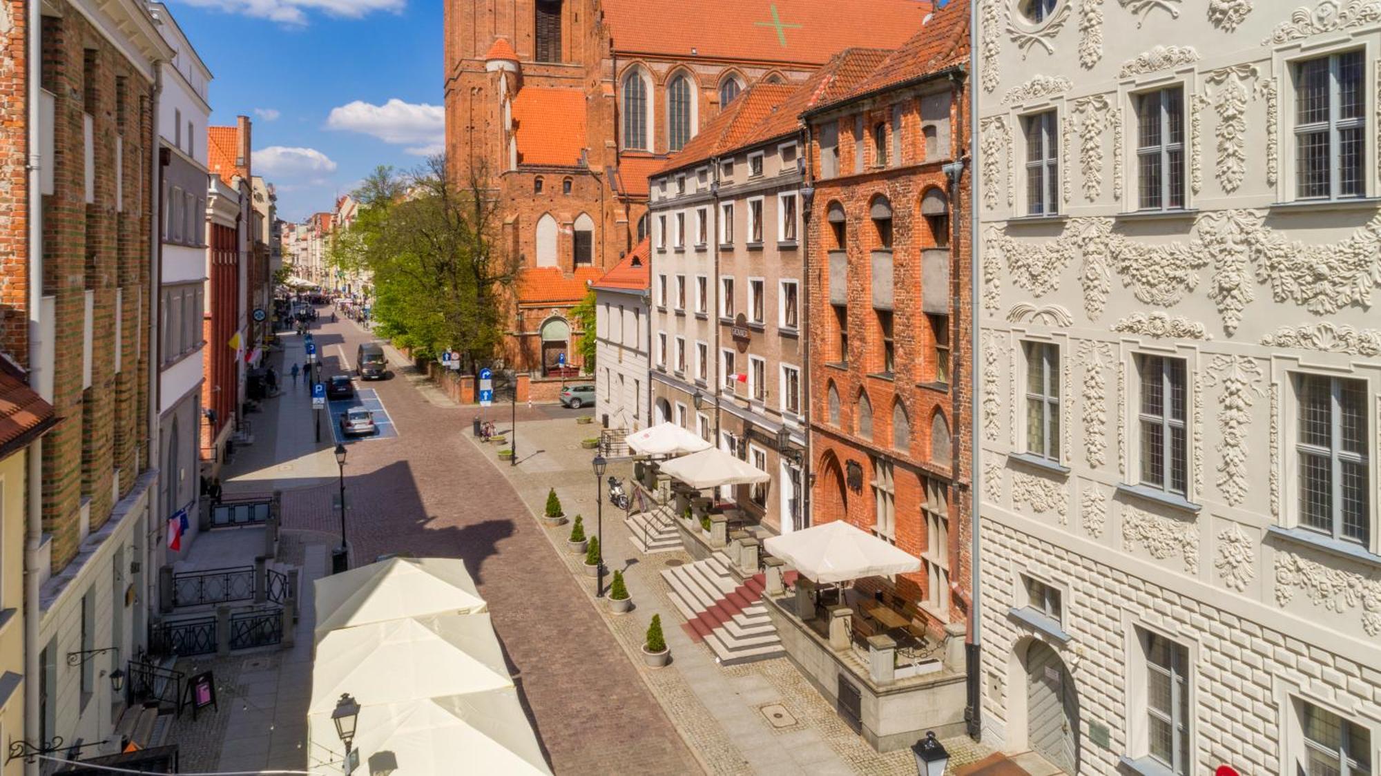 ホテル　グロマダ　トルン Stary Toruń エクステリア 写真