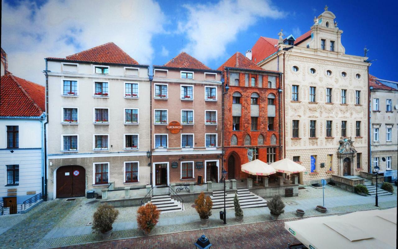 ホテル　グロマダ　トルン Stary Toruń エクステリア 写真